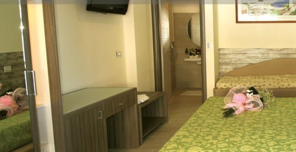 Hotel Splendid Mare Cattolica Esterno foto