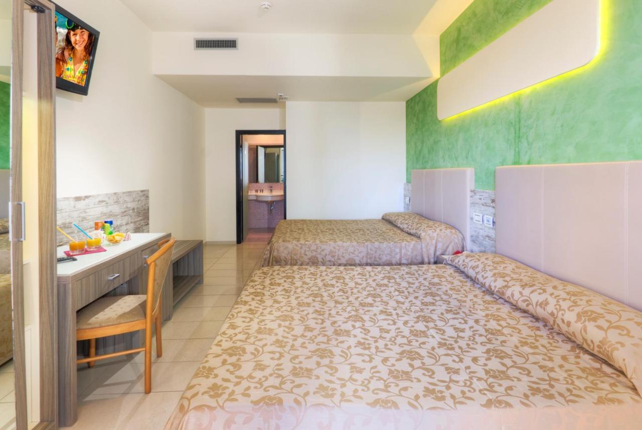 Hotel Splendid Mare Cattolica Esterno foto
