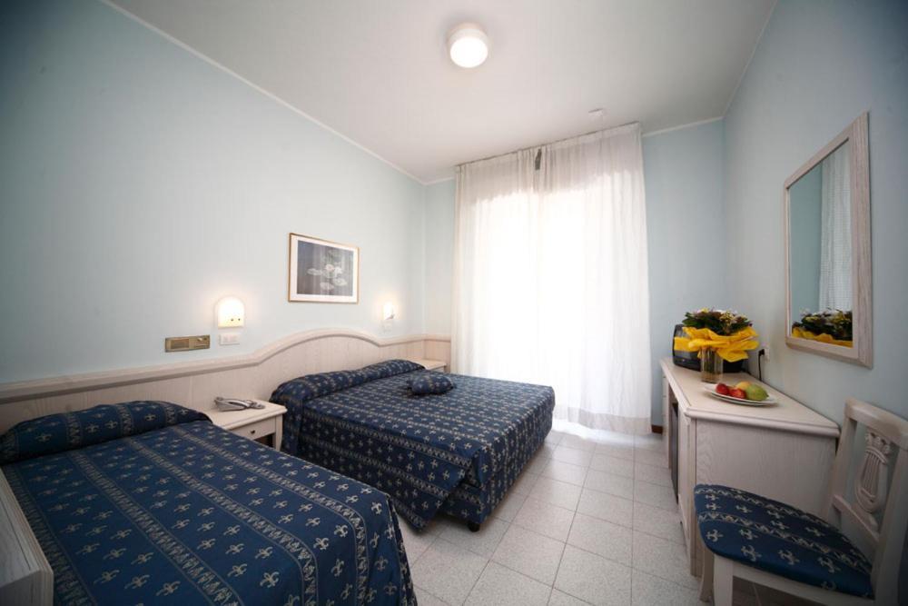 Hotel Splendid Mare Cattolica Esterno foto