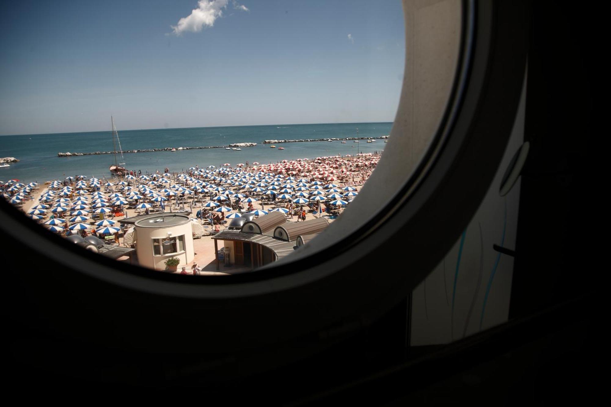 Hotel Splendid Mare Cattolica Esterno foto