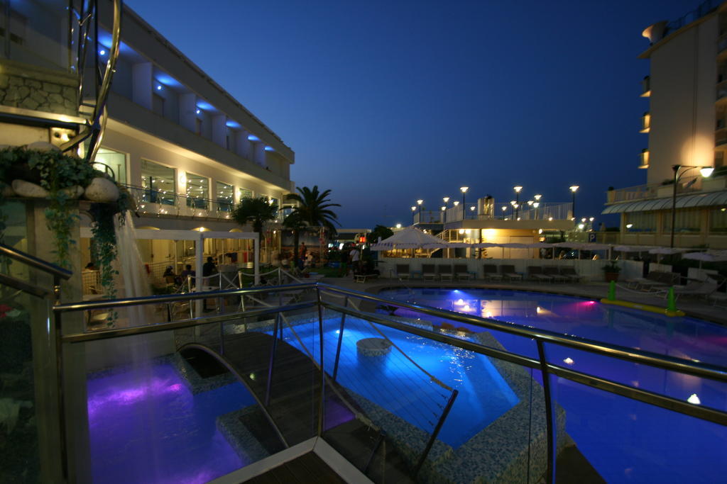Hotel Splendid Mare Cattolica Esterno foto