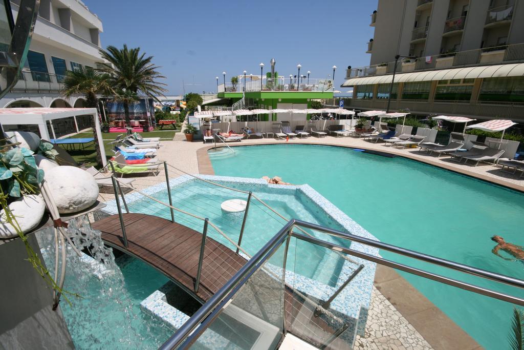 Hotel Splendid Mare Cattolica Esterno foto