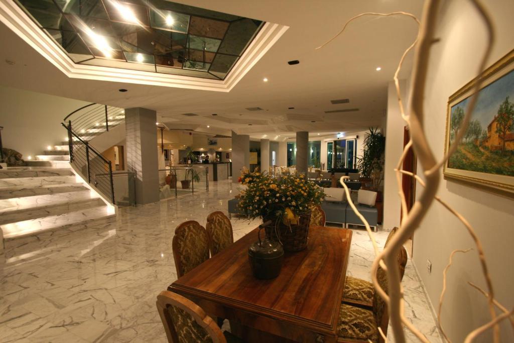 Hotel Splendid Mare Cattolica Esterno foto