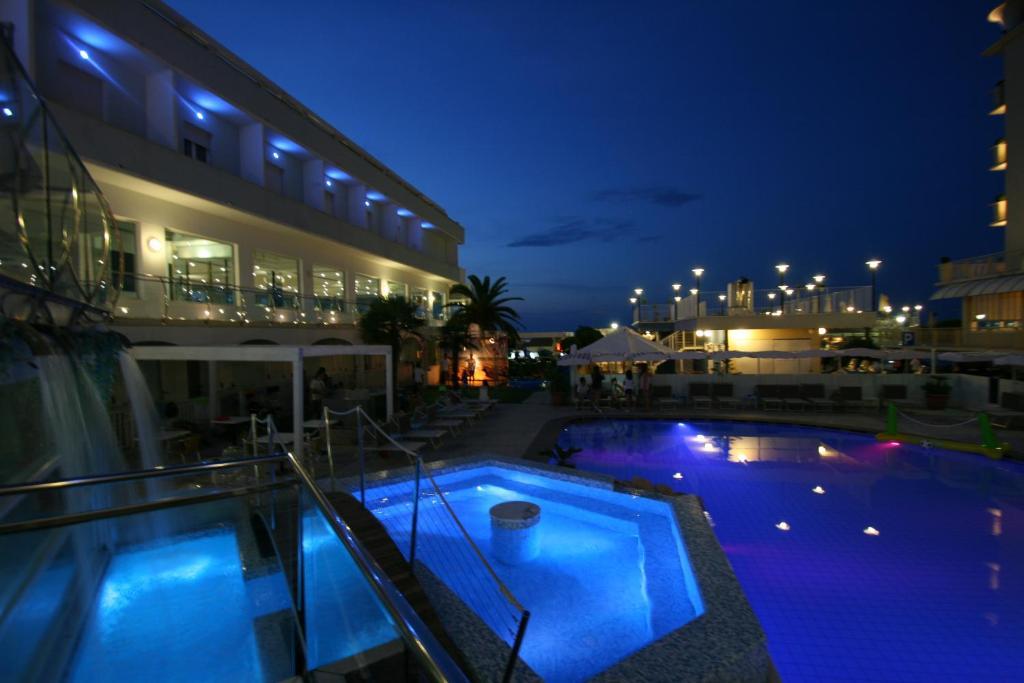 Hotel Splendid Mare Cattolica Esterno foto