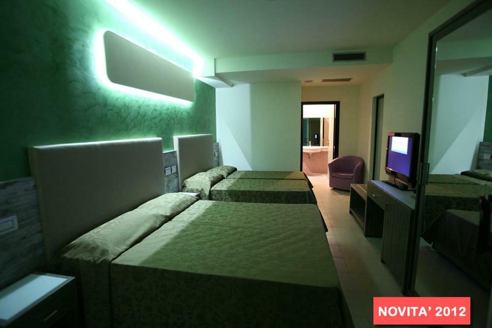 Hotel Splendid Mare Cattolica Esterno foto